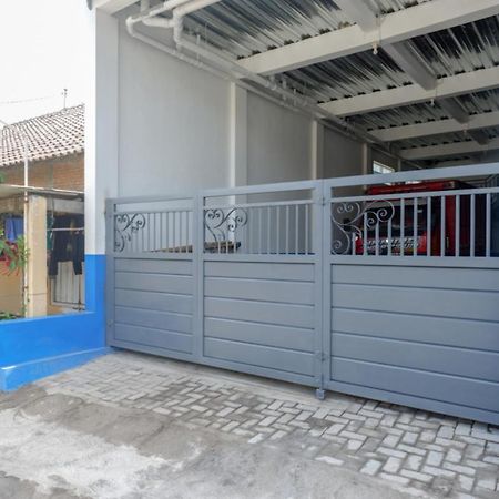 Reddoorz Near Universitas Semarang 2 Alastuwo Exterior photo