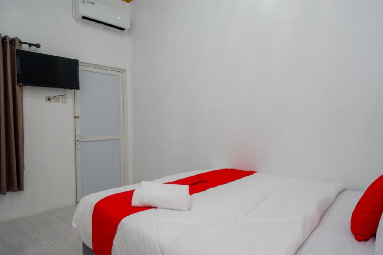 Reddoorz Near Universitas Semarang 2 Alastuwo Exterior photo